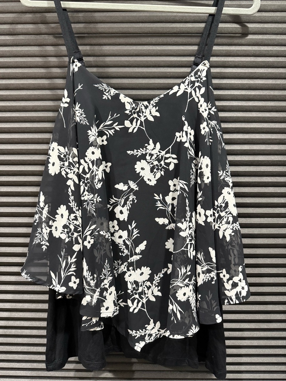 TORRID Black & White Floral Spaghetti-Strap Women's Top